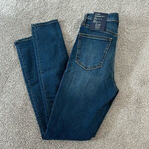 NWT Gap High Rise True Skinny Jean